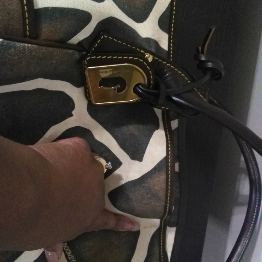 Used Dooney & Bourne Giraffe print handbag. - Picture 6 of 12